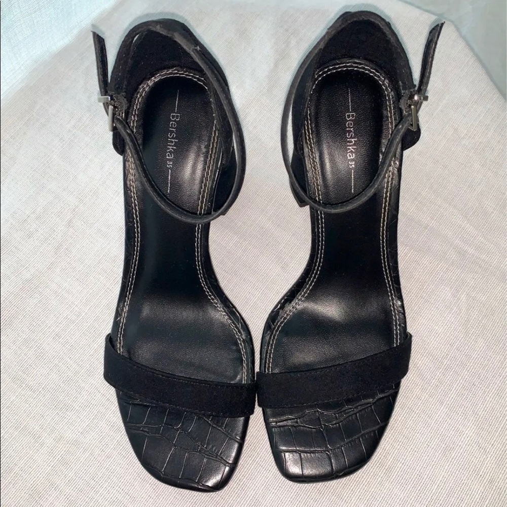 Block Heels - Picture 4 of 11